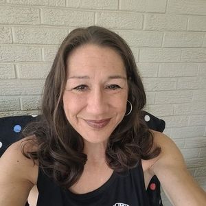 Meet your Posher, Desiree